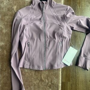 BNWT lululemon athletica light purple define cropped sz 10